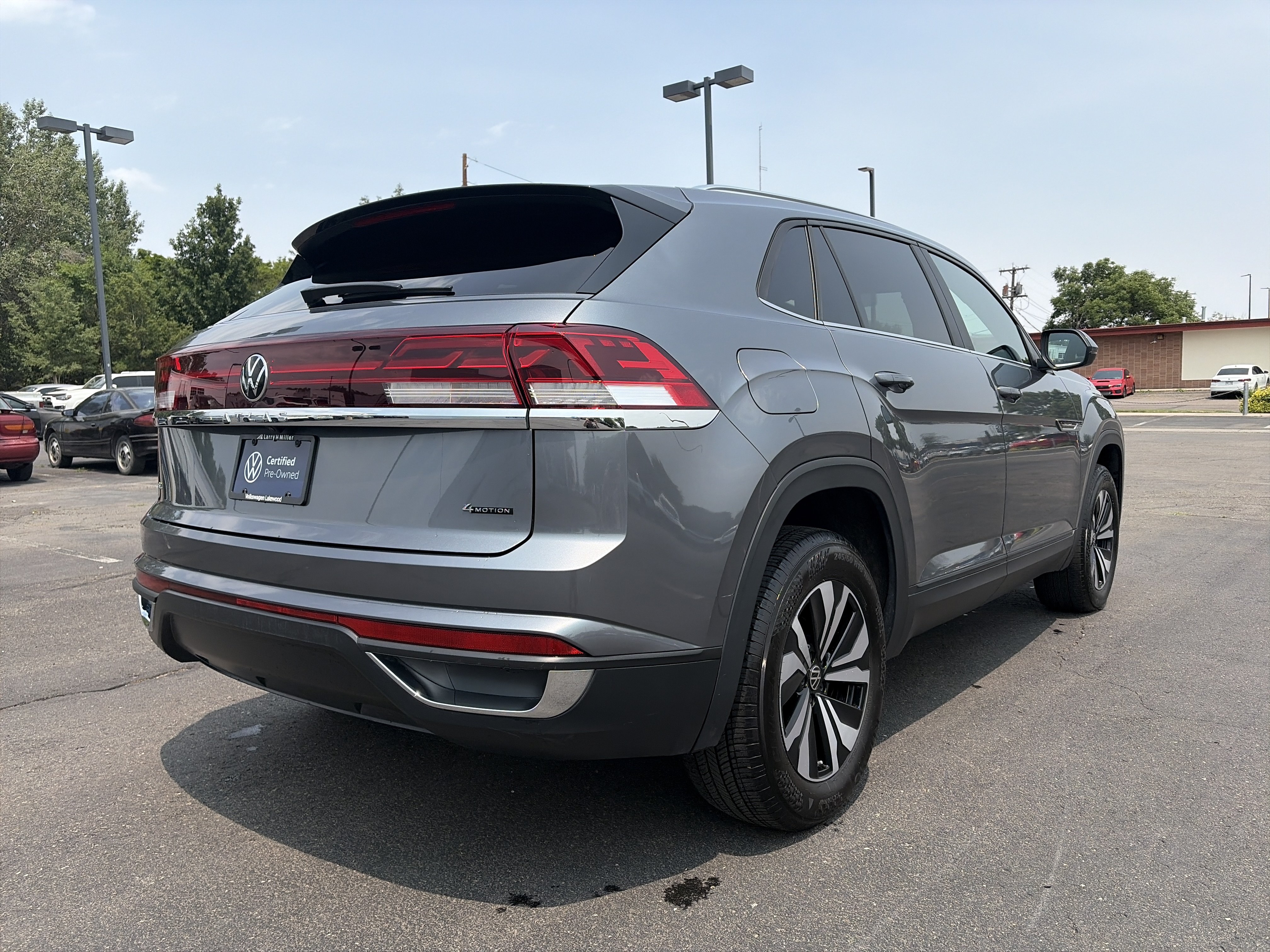 Used 2024 Volkswagen Atlas Cross Sport SE AWD/4WD image 10