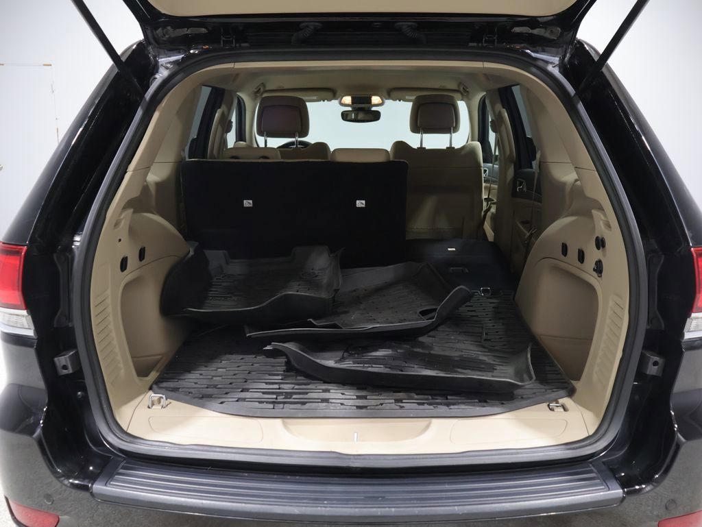 Certified 2022 Jeep Grand Cherokee Laredo E AWD/4WD image 5