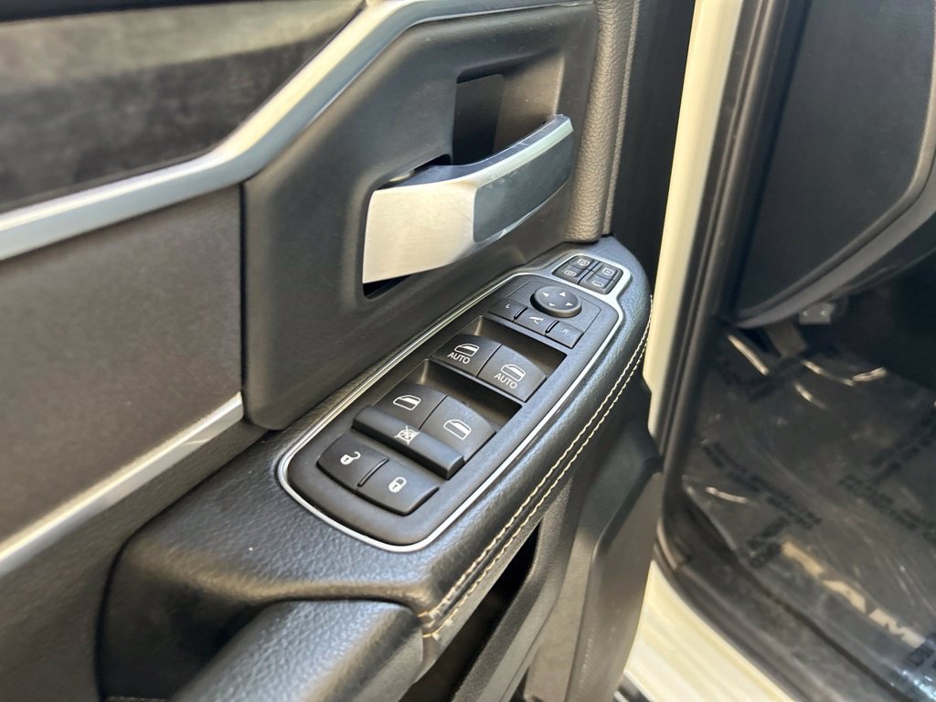 Used 2024 RAM 3500 Big Horn AWD/4WD image 42