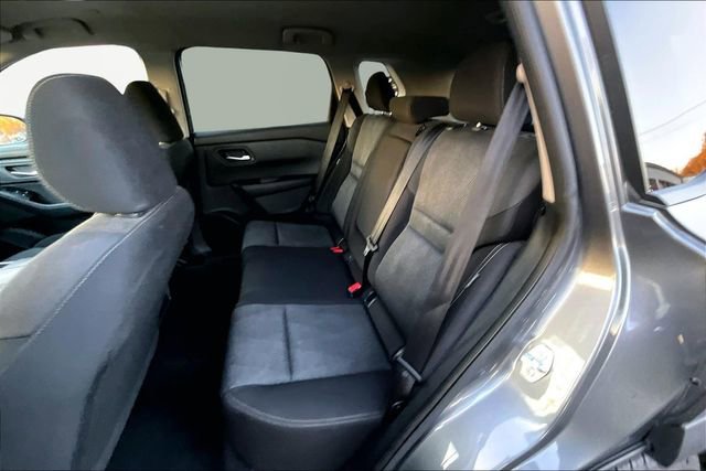 Used 2024 Nissan Rogue SV image 16