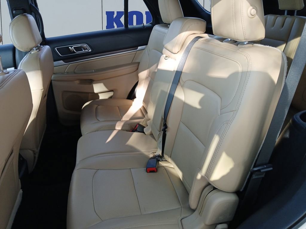 Used 2017 Ford Explorer Limited image 16