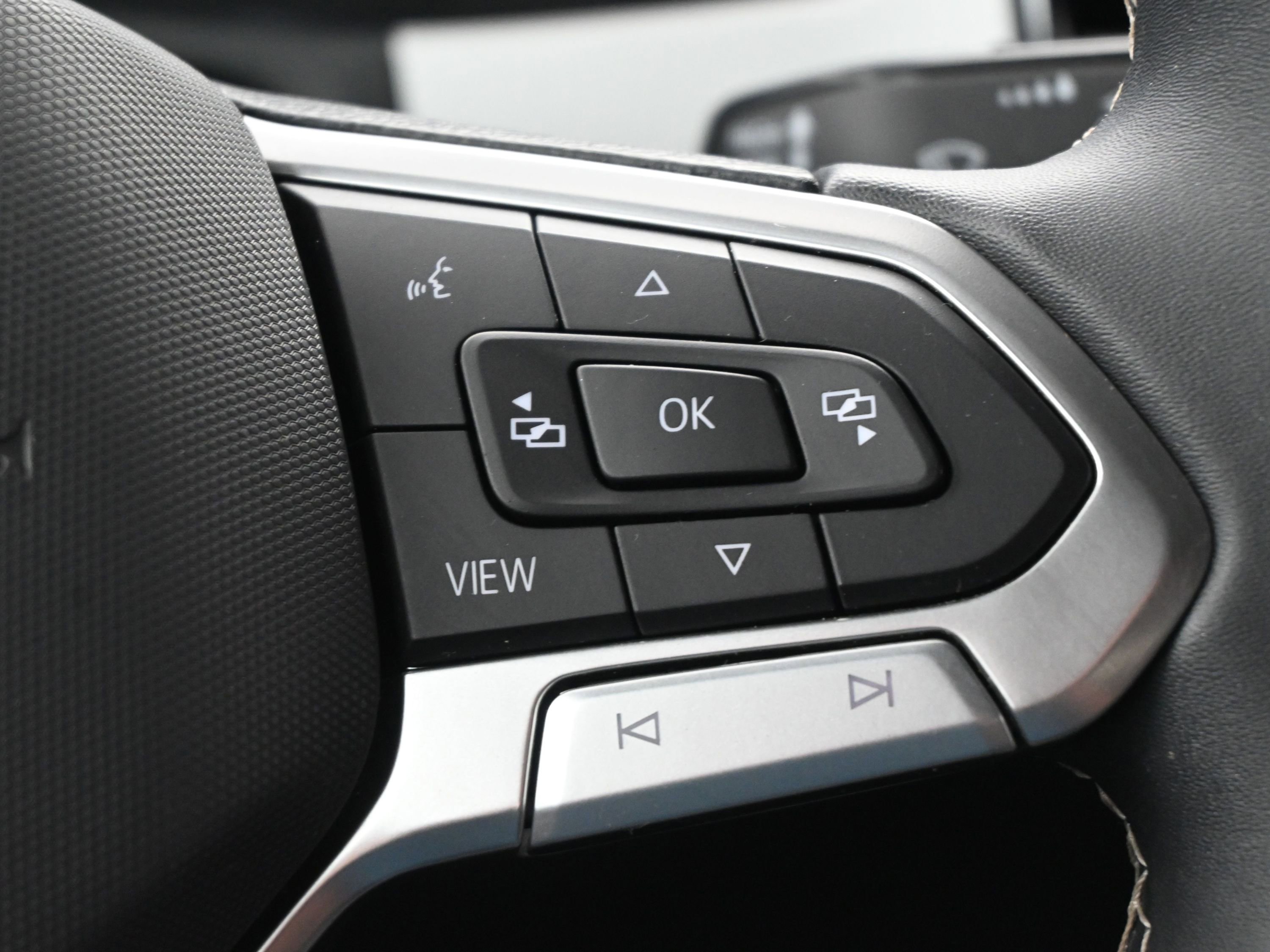 Used 2023 Volkswagen Atlas Cross Sport SE image 22