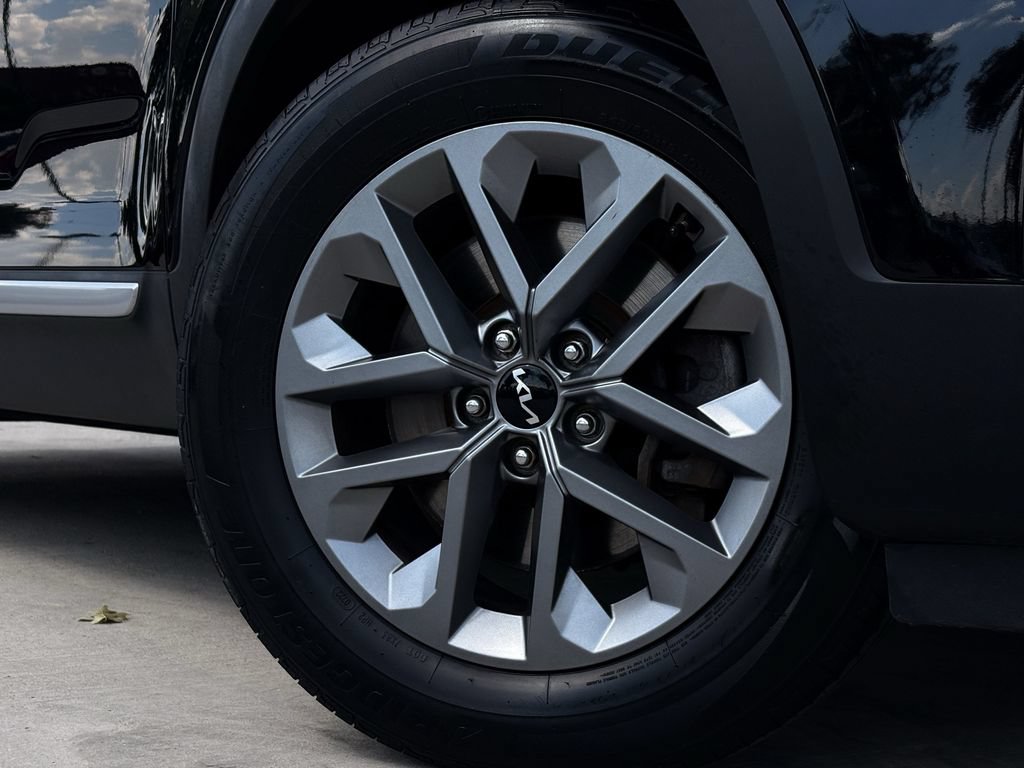 Used 2023 Kia Telluride LX AWD/4WD image 12