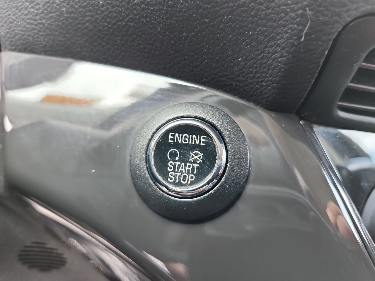 Used 2016 Ford Escape Titanium FWD image 29