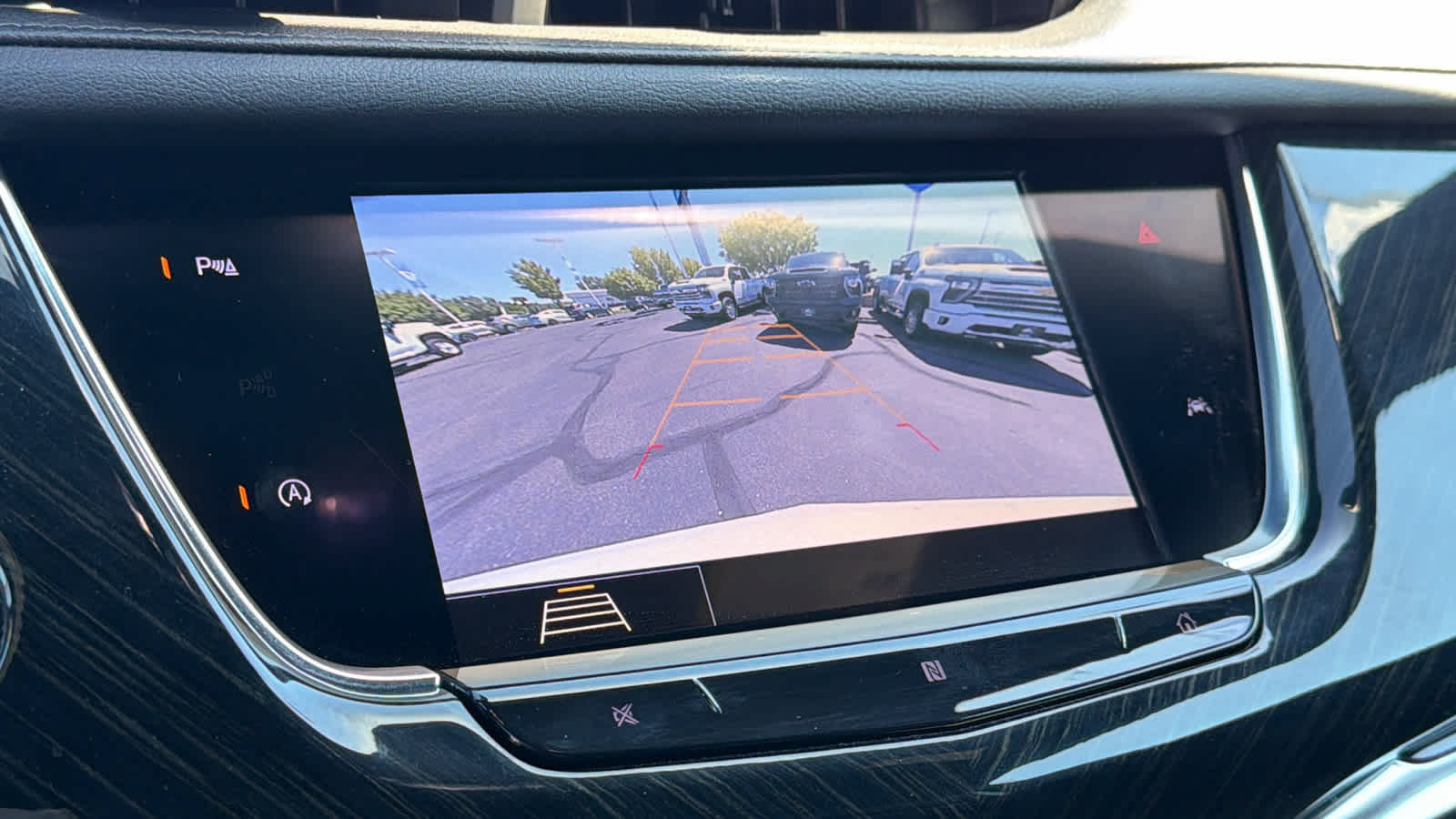 Used 2020 Cadillac XT6 Premium Luxury FWD image 16