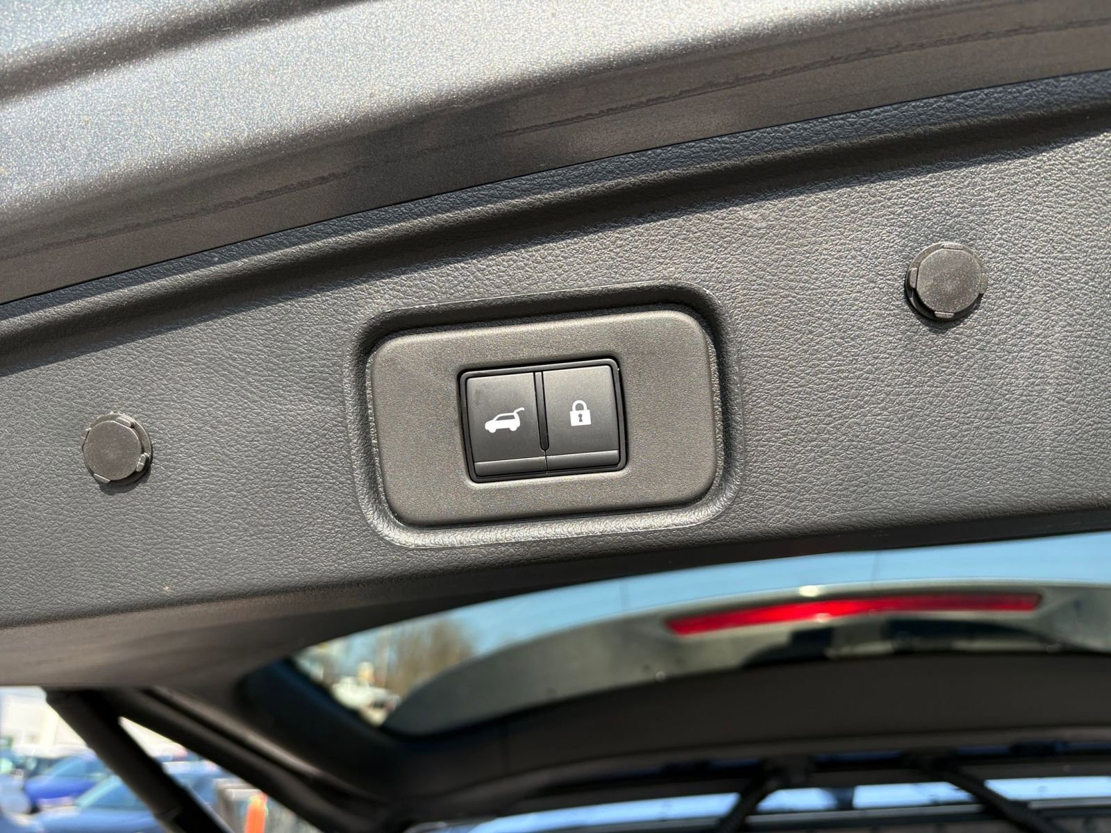 Used 2025 Nissan Pathfinder SV image 23