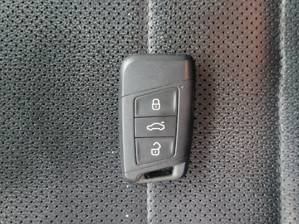 Used 2019 Volkswagen Jetta SEL Premium FWD image 32