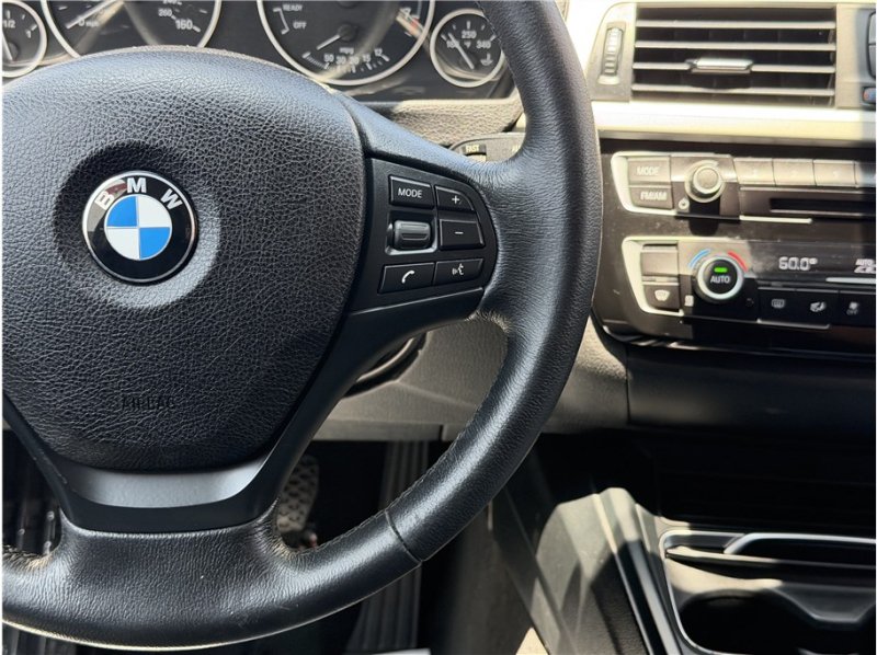 Used 2018 BMW 320i Sedan RWD image 36