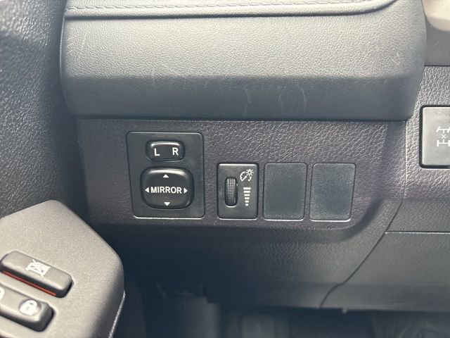 Used 2016 Toyota RAV4 LE AWD/4WD image 19