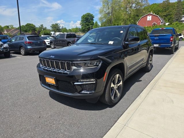 Used 2023 Jeep Grand Cherokee 4WD 4xe image 3