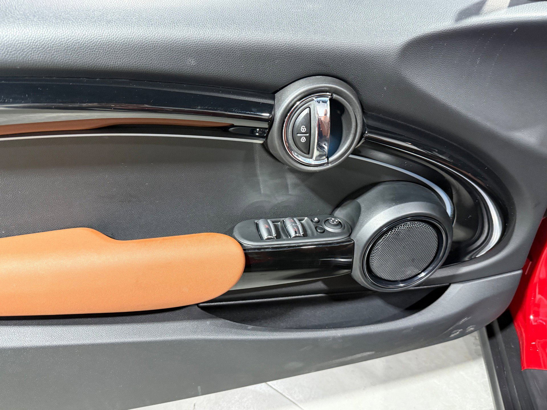Used 2023 MINI Cooper S w/ Signature Upholstery Package image 31