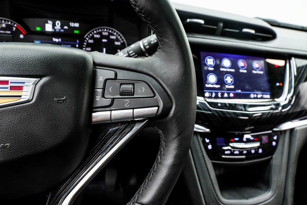 Used 2025 Cadillac XT6 Premium Luxury image 34