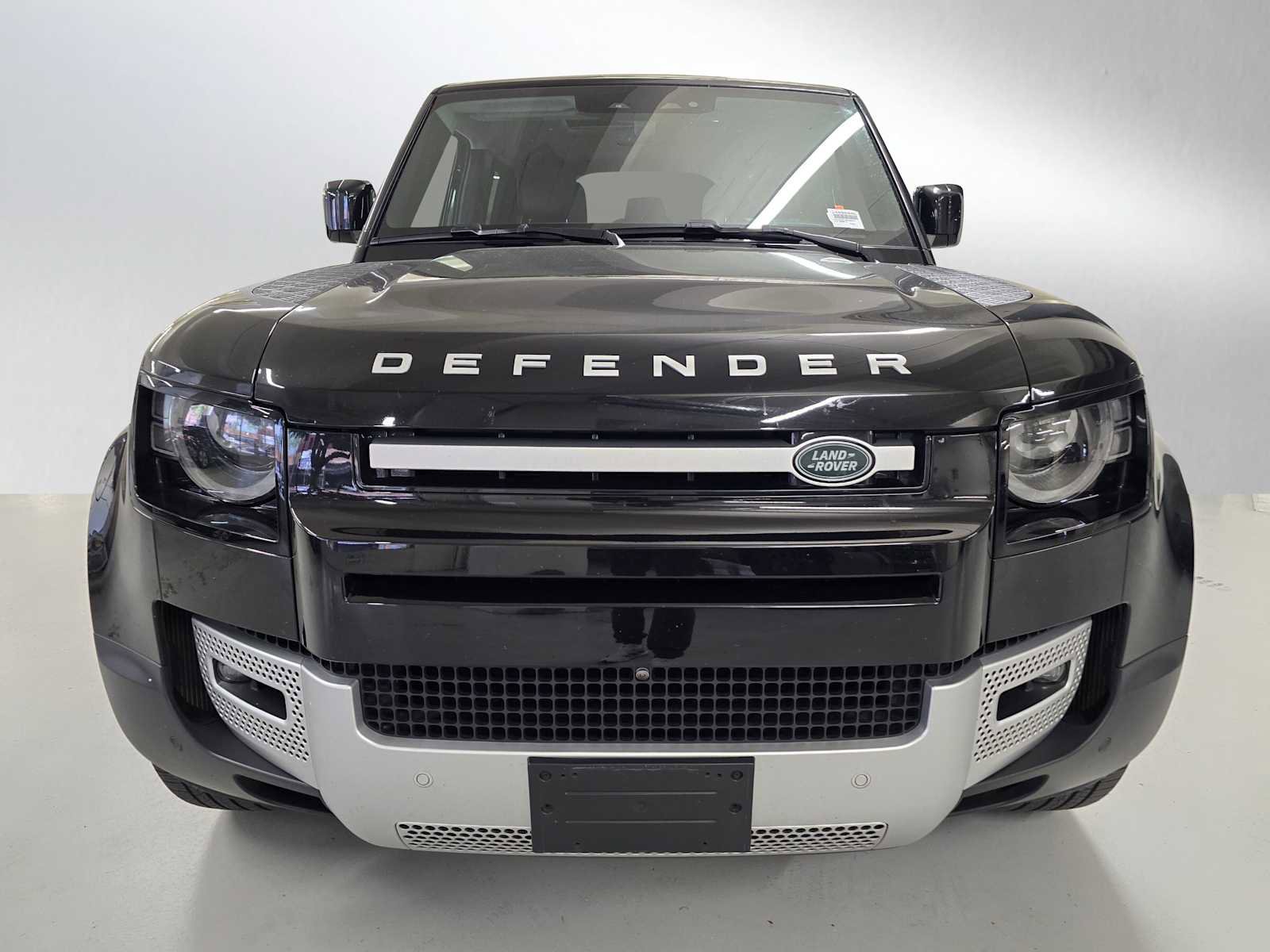 Used 2025 Land Rover Defender 110 S AWD/4WD image 7