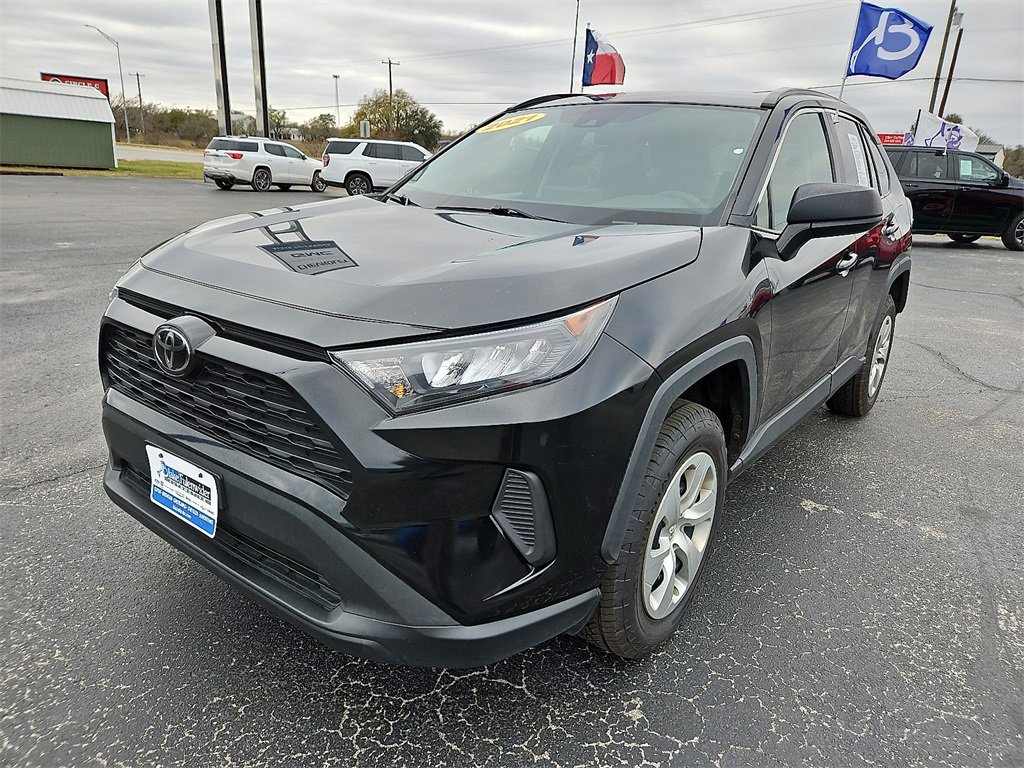 Used 2021 Toyota RAV4 LE image 12