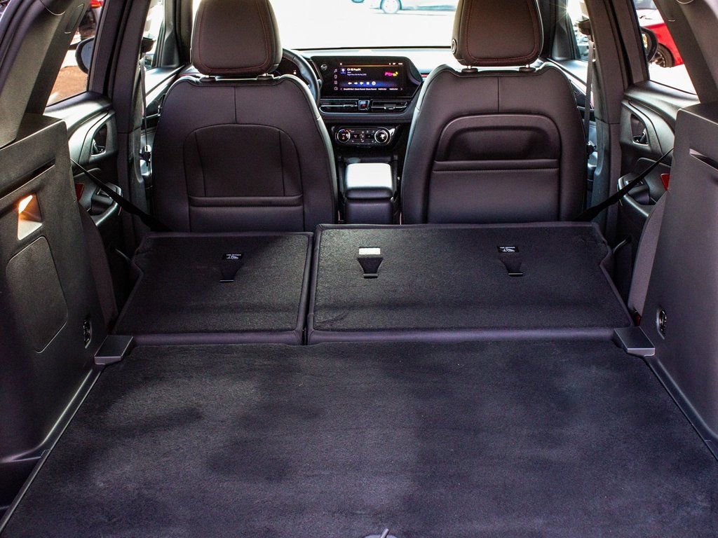 Used 2025 Chevrolet TrailBlazer RS w/ Convenience Package image 44