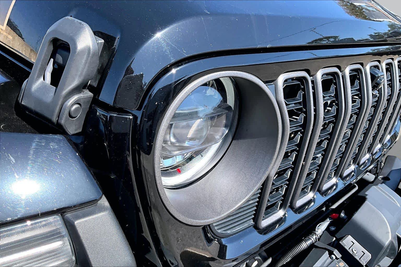 Used 2024 Jeep Wrangler Unlimited Rubicon 392 AWD/4WD image 27