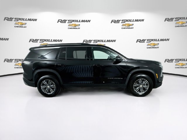 Used 2026 Chevrolet Traverse LT AWD/4WD image 8