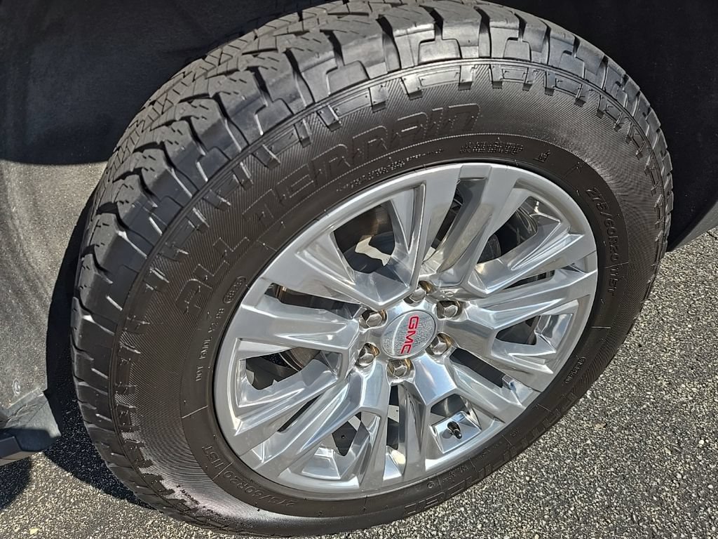 Used 2023 GMC Yukon XL Denali AWD/4WD image 18
