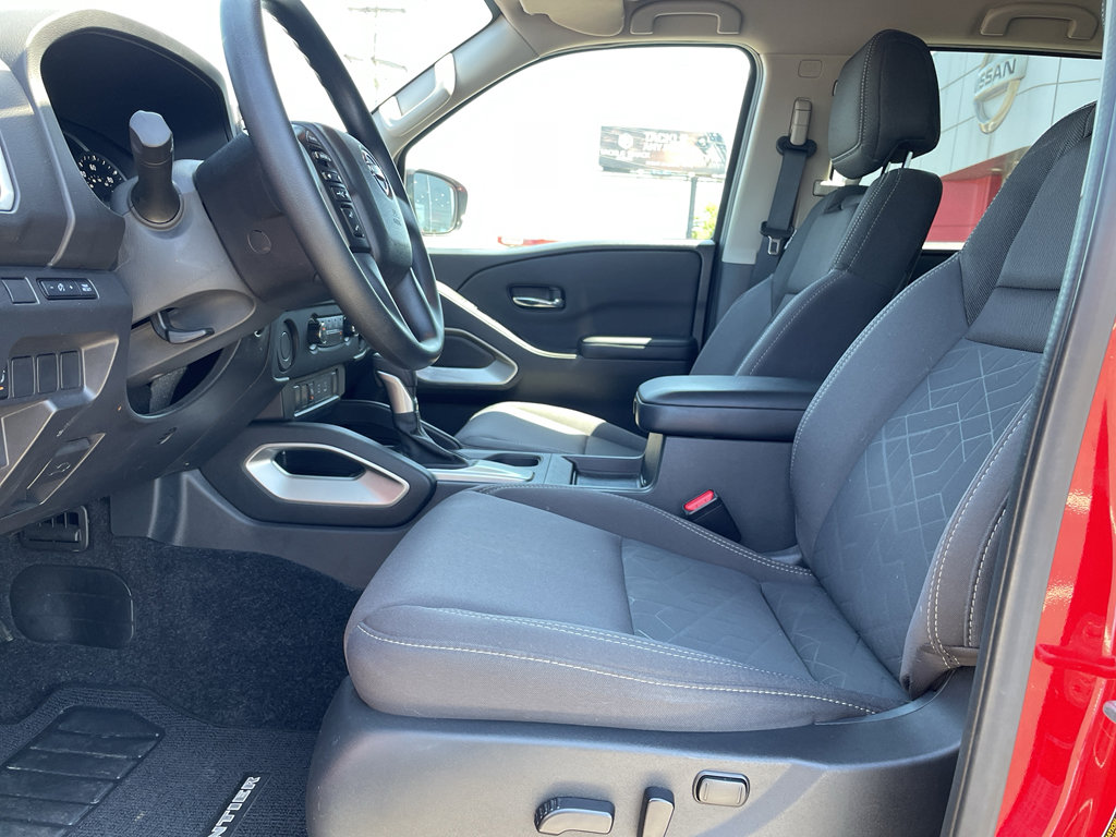 Certified 2025 Nissan Frontier SV image 10