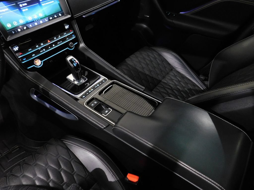 Used 2020 Jaguar F-PACE SVR AWD/4WD image 59