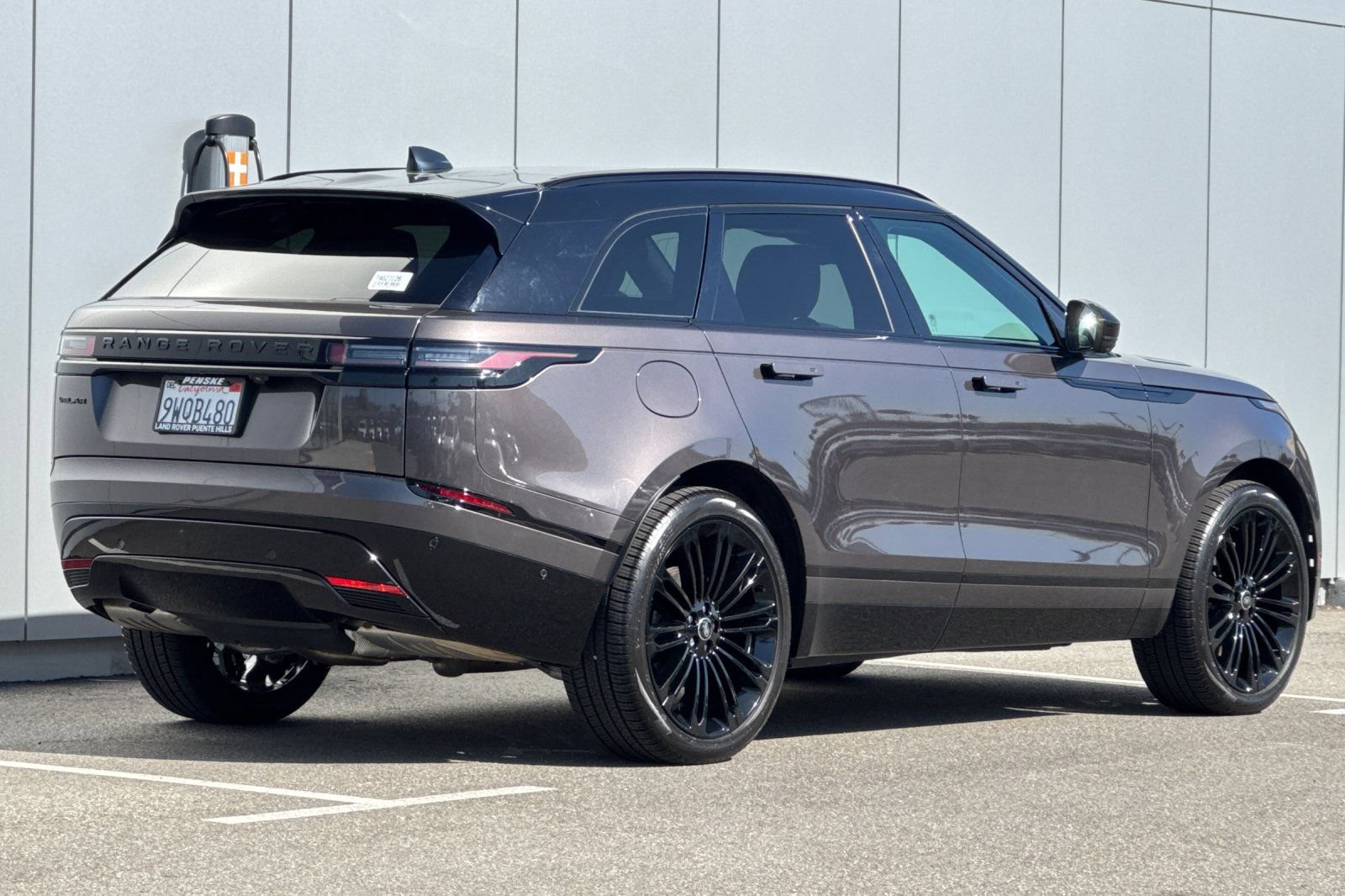 Certified 2026 Land Rover Range Rover Velar Dynamic SE AWD/4WD image 5