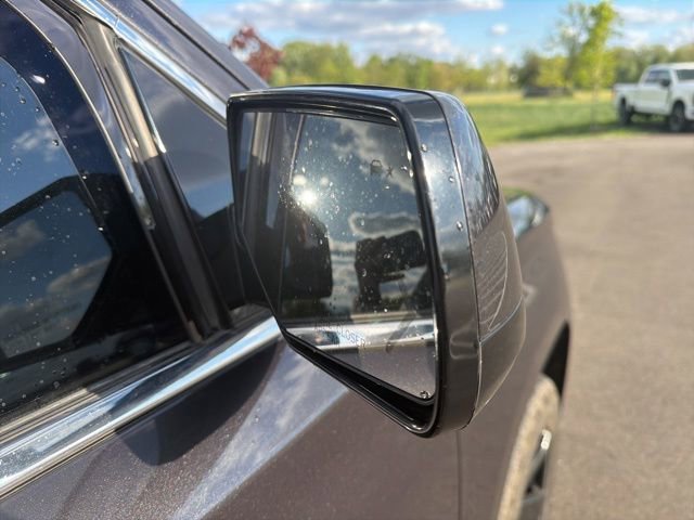 Used 2017 Chevrolet Tahoe LT w/ Luxury Package AWD/4WD image 6