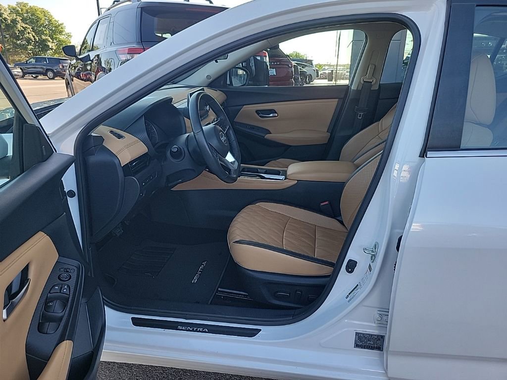 Used 2023 Nissan Sentra SV w/ SV Premium Package FWD image 10