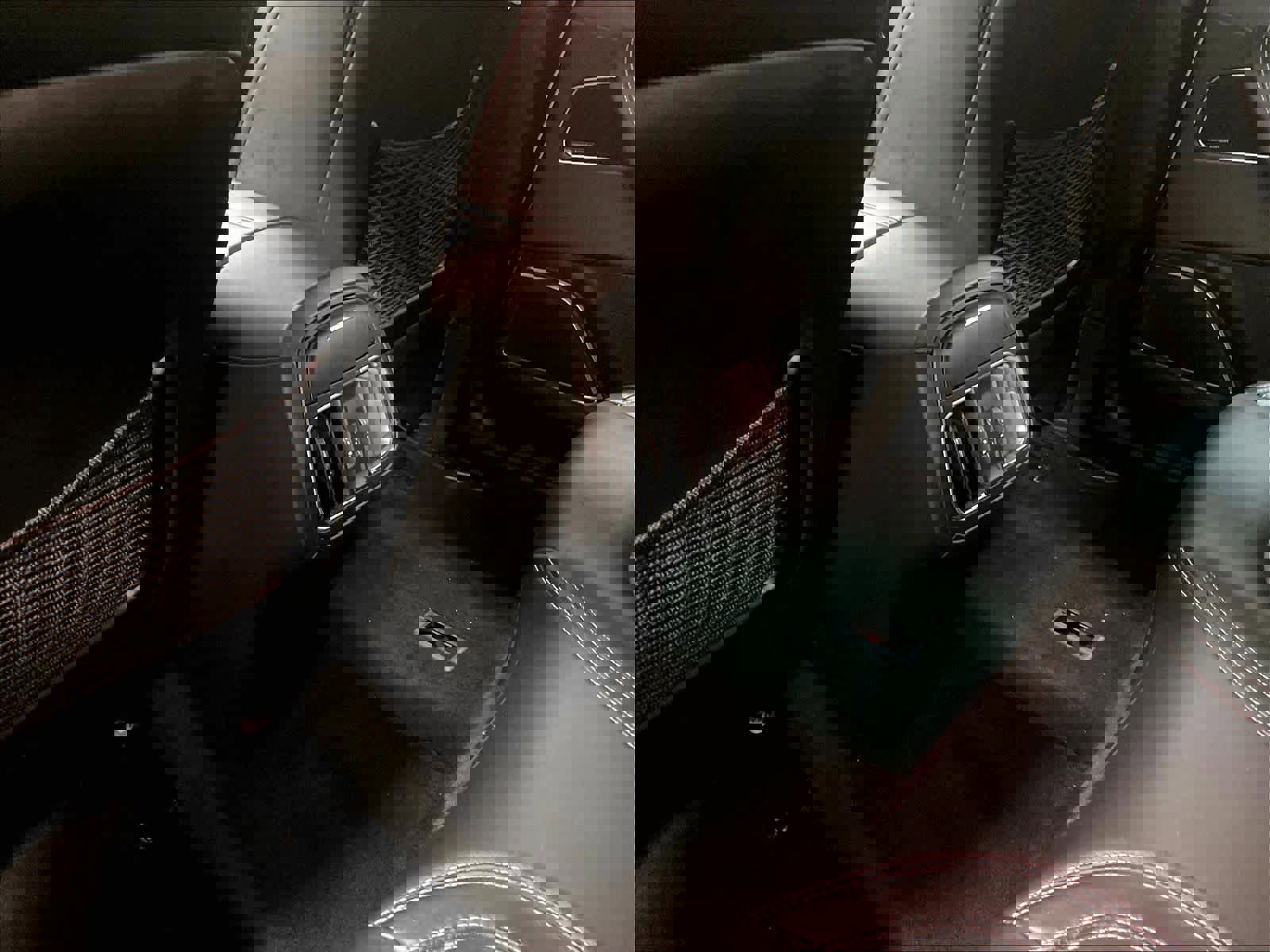 Used 2018 Maserati Levante GranLusso image 28