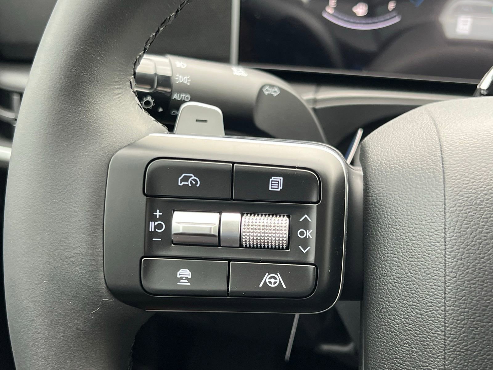 Used 2026 Hyundai Santa Fe SEL image 30