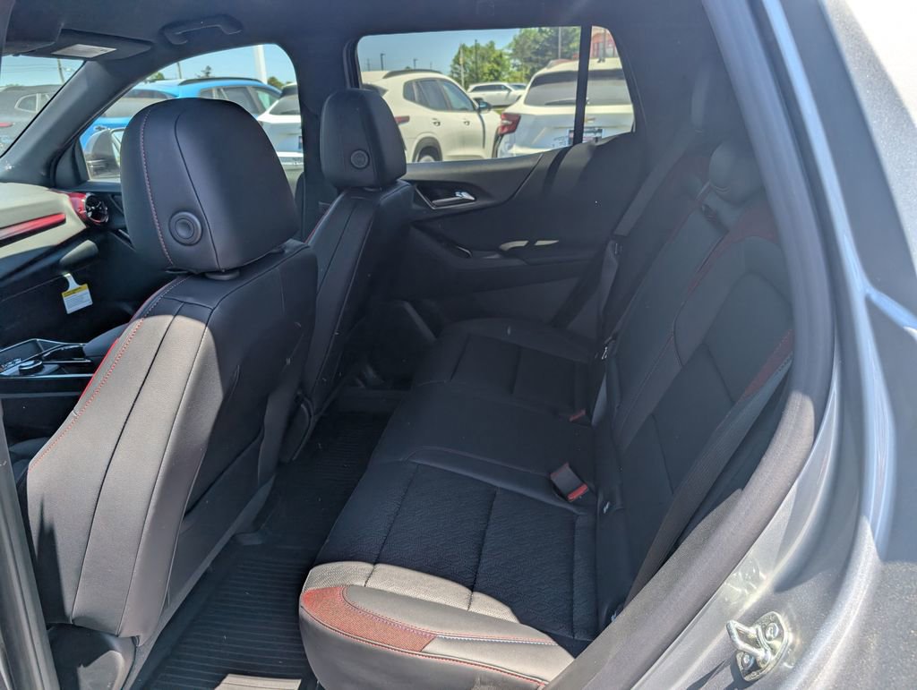 New 2026 Chevrolet Equinox RS w/ Convenience Package III AWD/4WD image 9