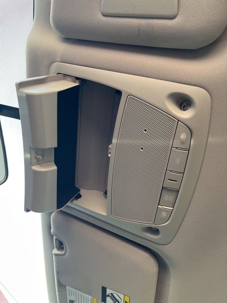 Used 2018 Nissan Rogue S image 73