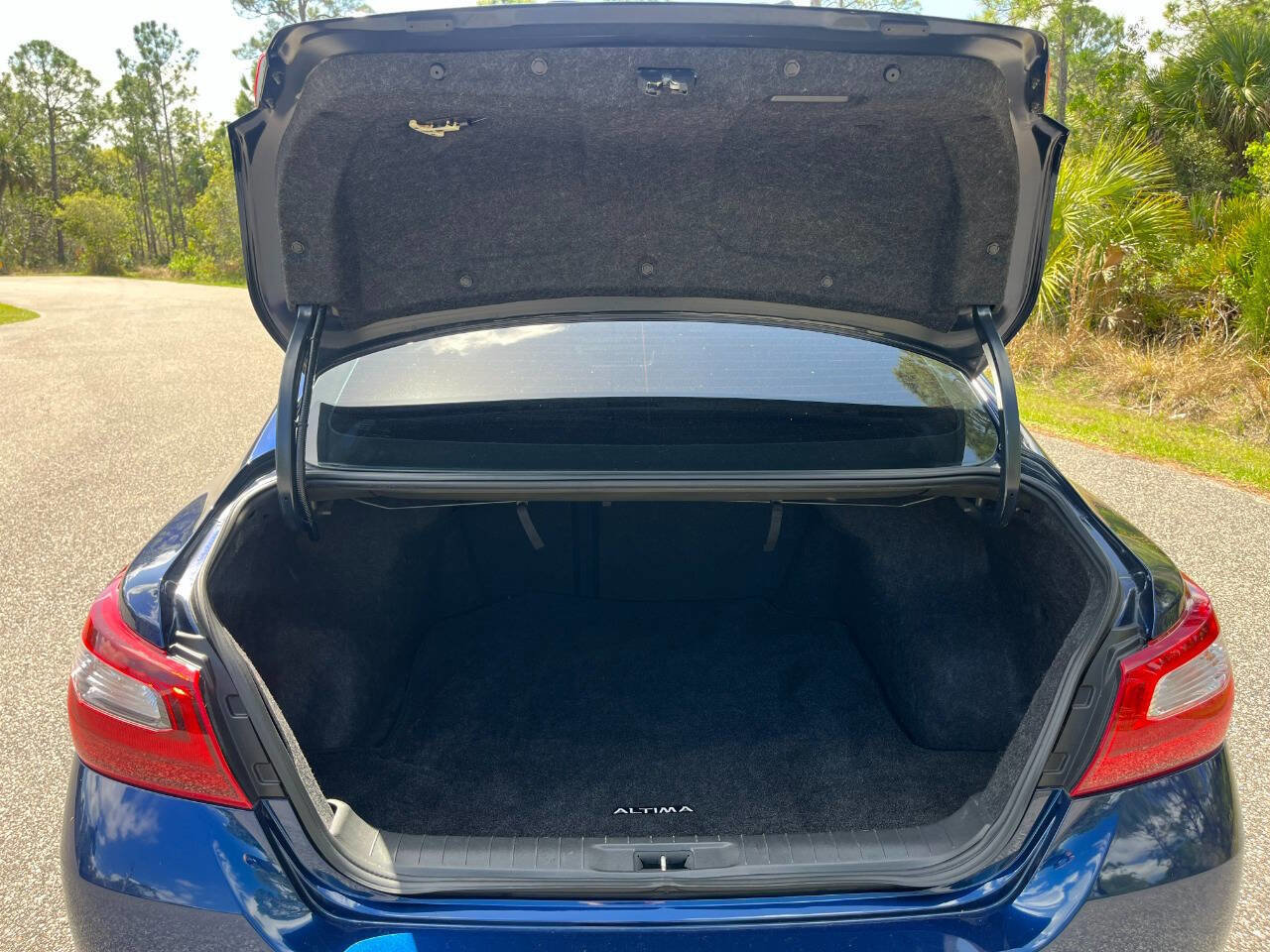 Used 2017 Nissan Altima 3.5 SR image 46