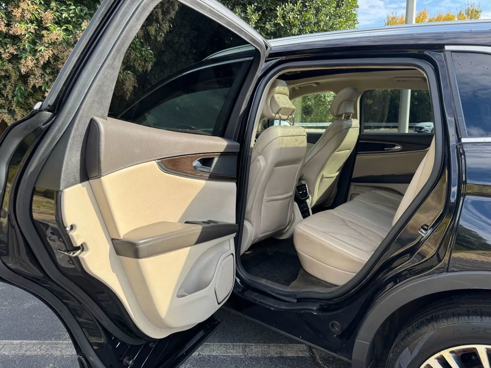 Used 2018 Lincoln MKX Reserve w/ Lincoln MKX Climate Package FWD image 14