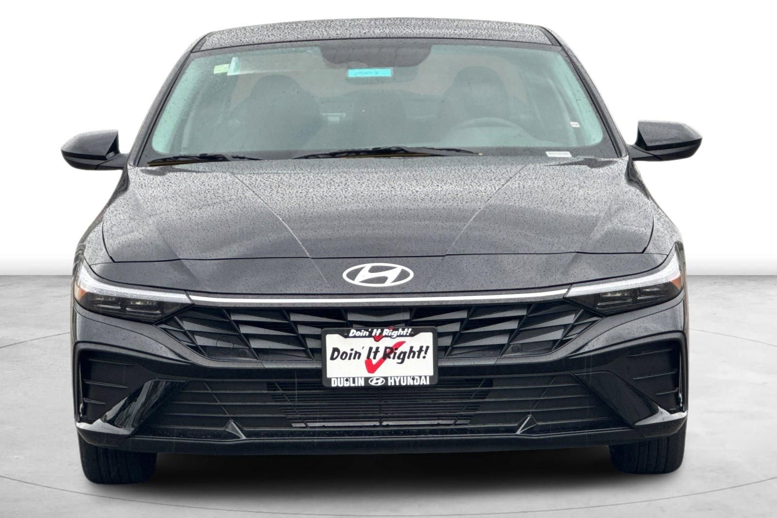 Used 2025 Hyundai Elantra SE image 12
