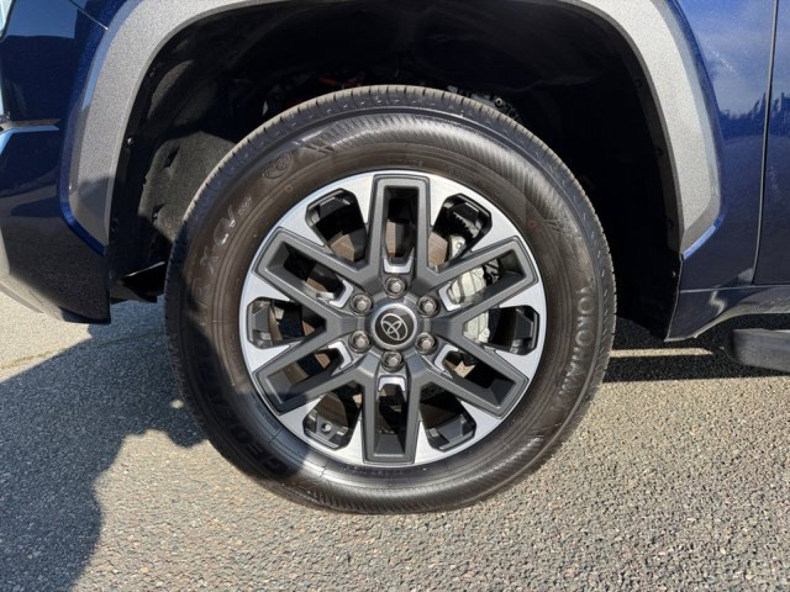 Used 2024 Toyota Tundra Limited image 9