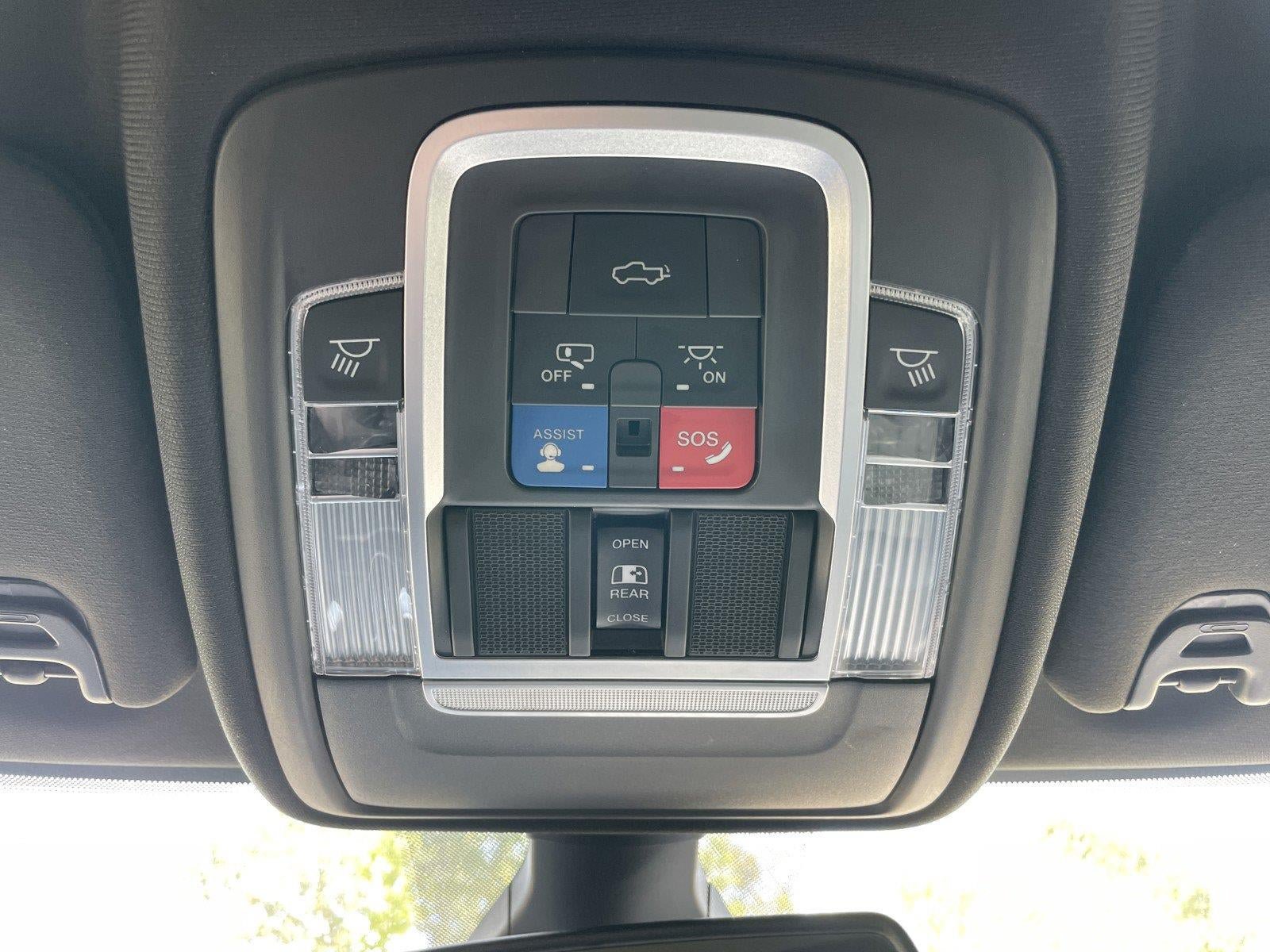 Used 2020 RAM 2500 Laramie w/ Night Edition AWD/4WD image 32