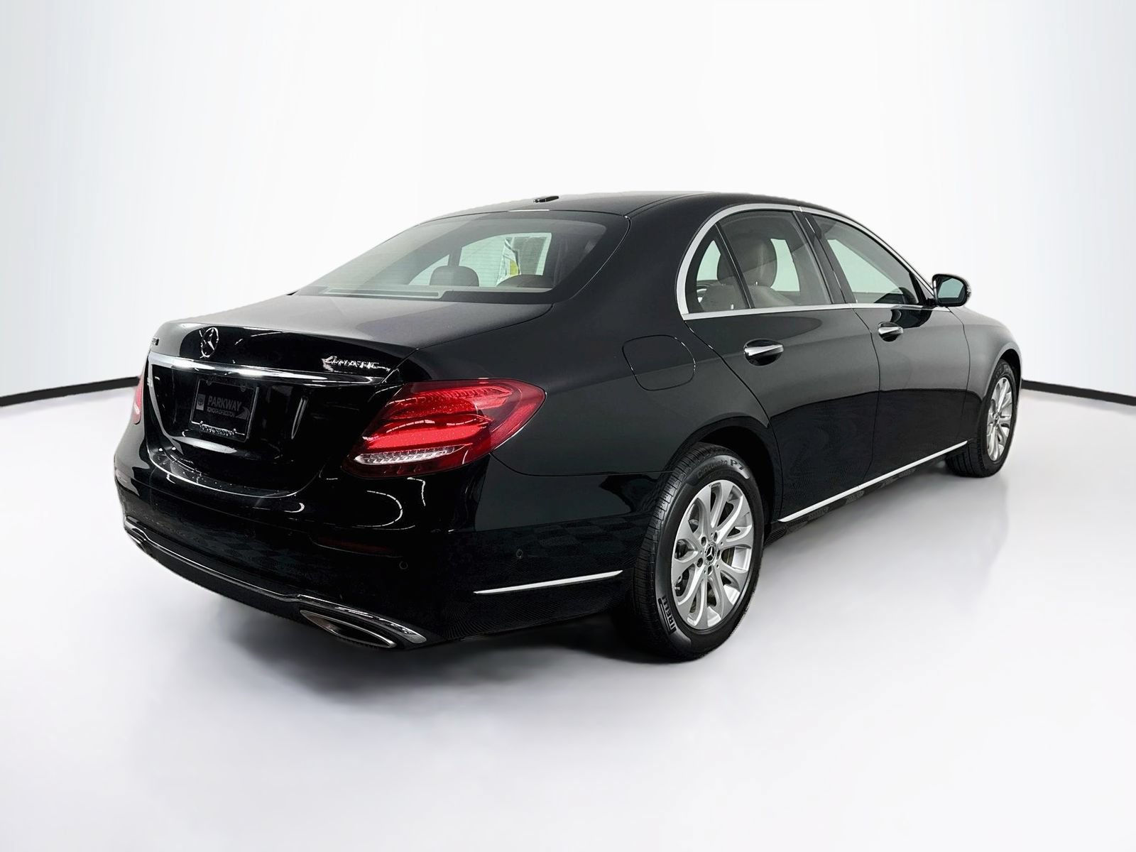 Used 2019 Mercedes-Benz E 300 4MATIC image 7