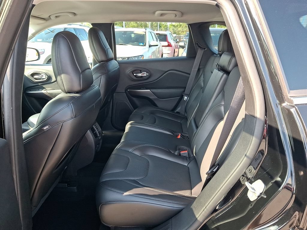 Used 2021 Jeep Cherokee Latitude Lux w/ Comfort/Convenience Group AWD/4WD image 10