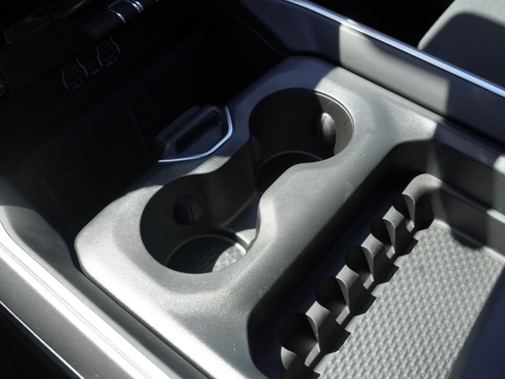 New 2026 RAM 1500 4x4 Crew Cab image 18
