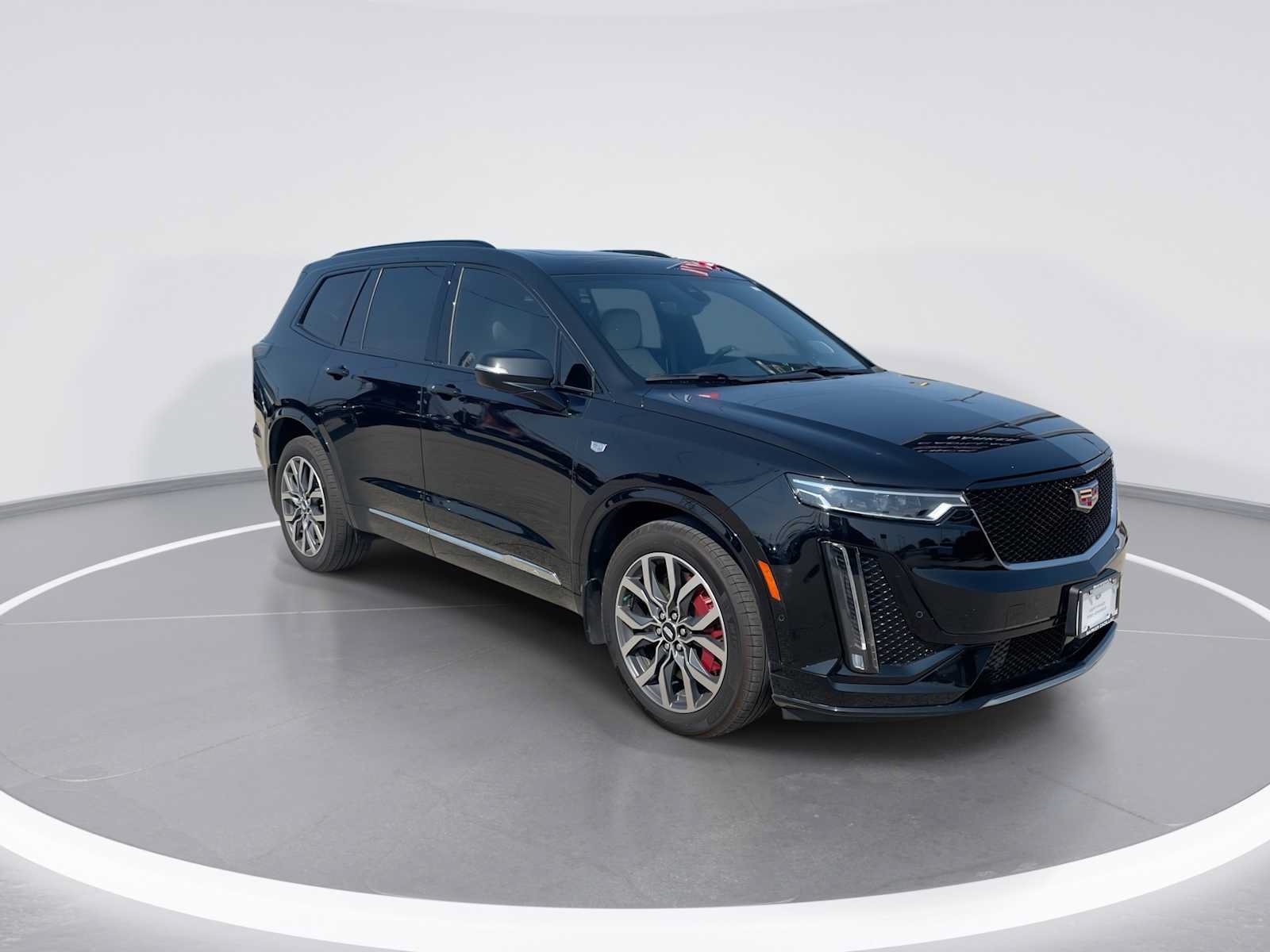 Certified 2023 Cadillac XT6 Sport w/ Technology Package AWD/4WD image 2