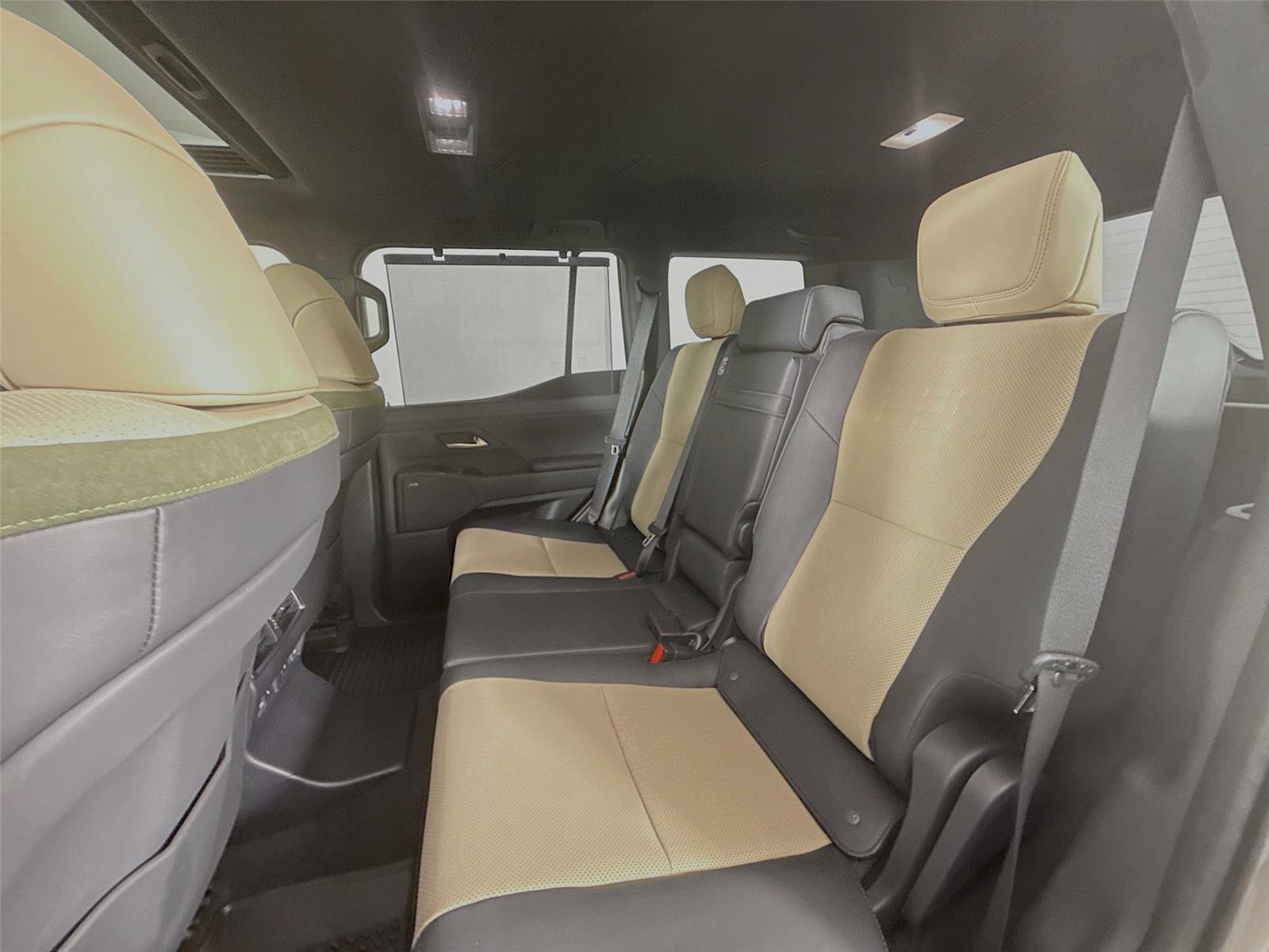 Used 2024 Lexus GX 550 image 34