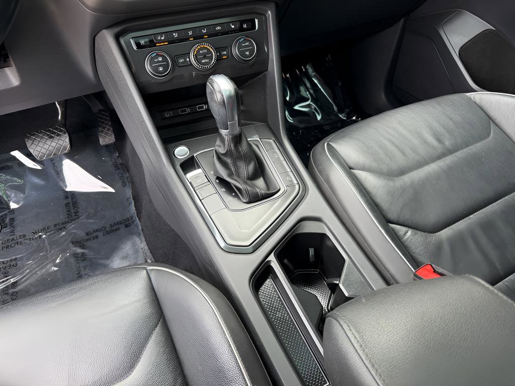 Used 2018 Volkswagen Tiguan SEL Premium image 35
