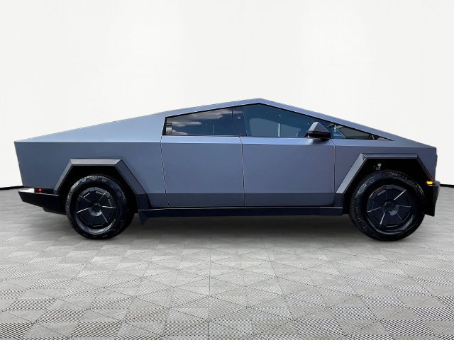 Used 2024 Tesla Cybertruck AWD Crew Cab image 8