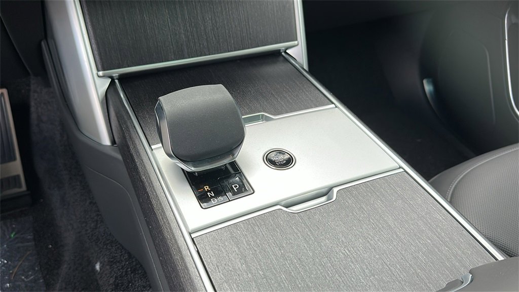 New 2025 Land Rover Range Rover SE image 16