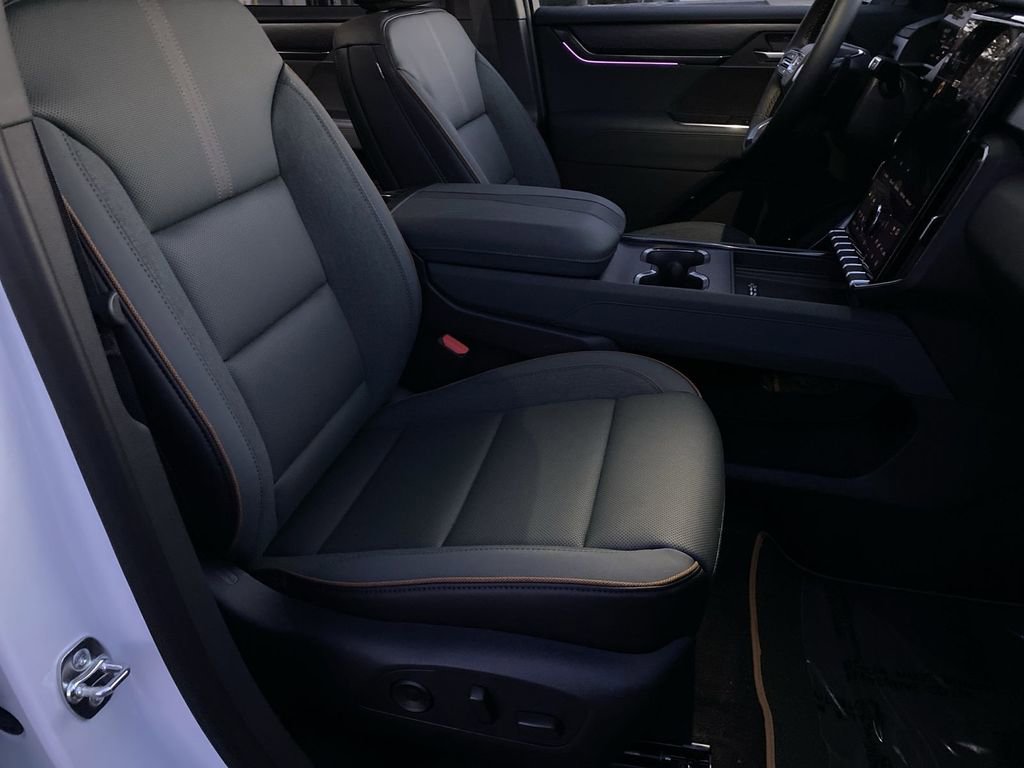 New 2026 GMC Acadia AT4 w/ Luxury Package image 42