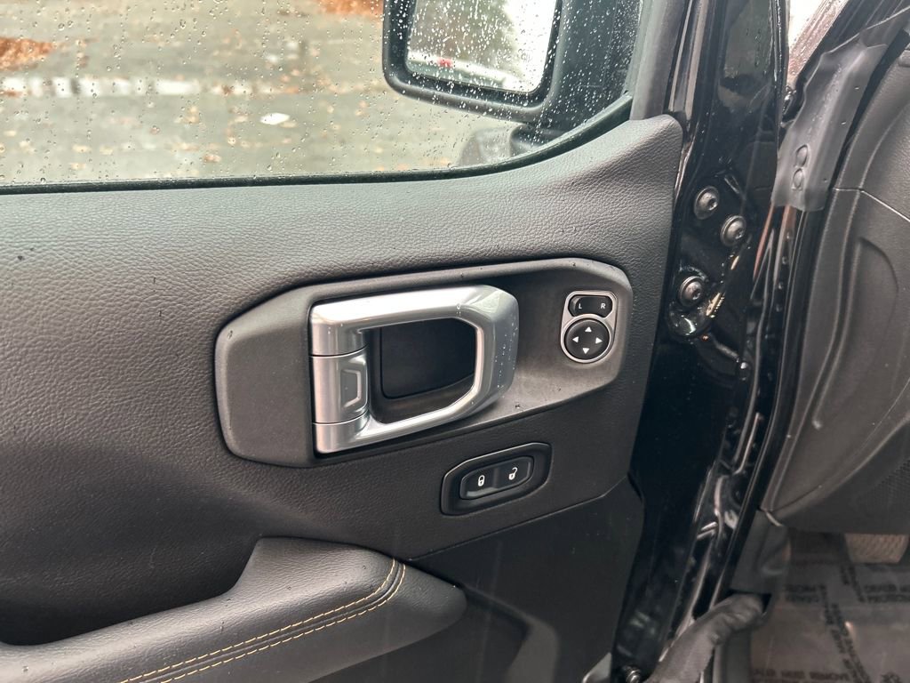 Used 2023 Jeep Gladiator Overland image 14