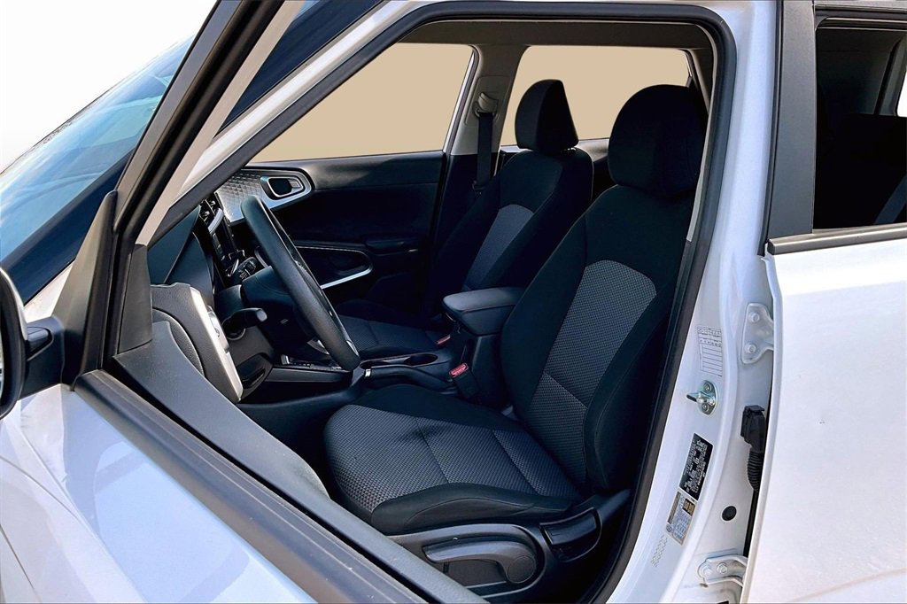 Certified 2024 Kia Soul LX w/ Option Group 015 image 25
