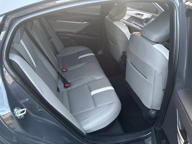 Used 2025 Toyota Camry SE w/ Convenience Package FWD image 21
