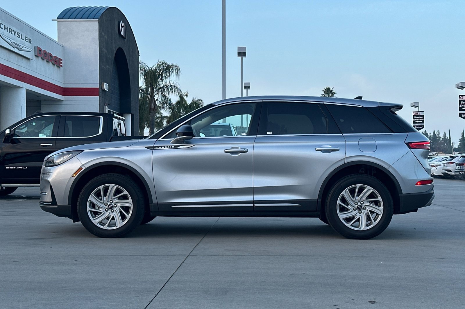 Used 2023 Lincoln Corsair FWD image 3