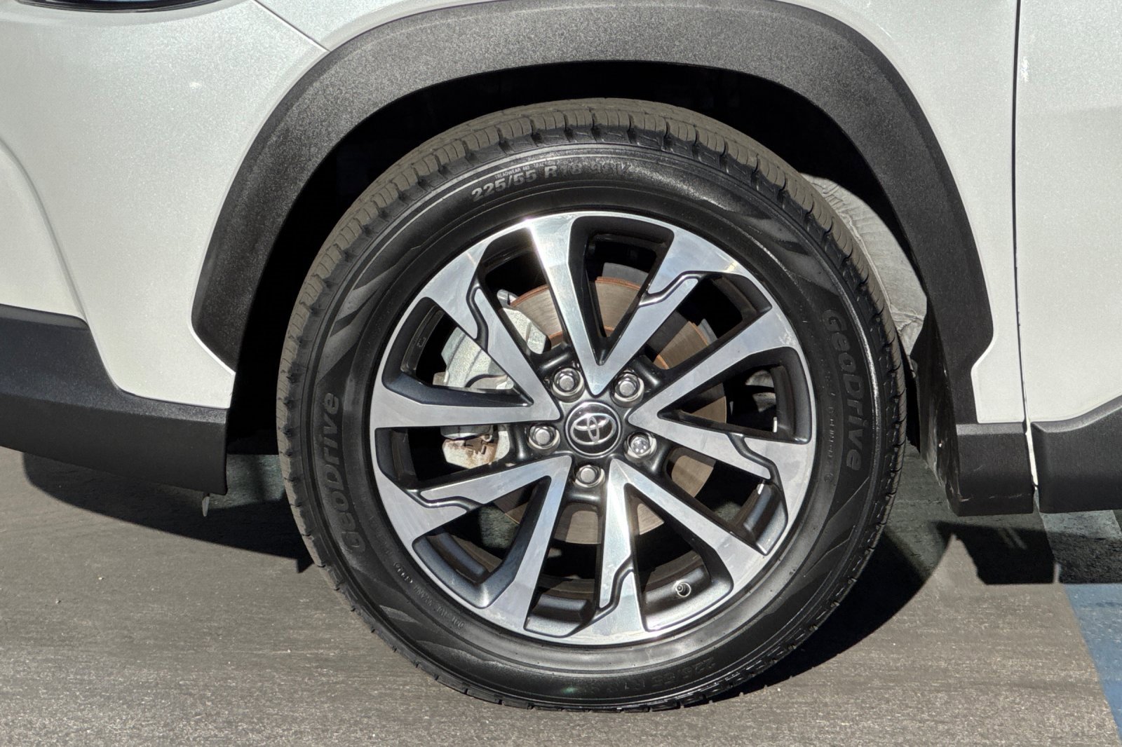 Certified 2023 Toyota Corolla Cross XLE image 35